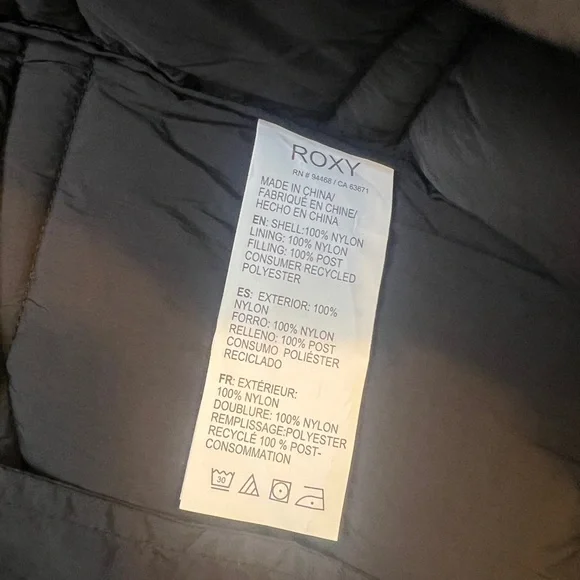 Roxy Black and White Paisley Puffer Jacket/ski layer - Picture 10 of 10